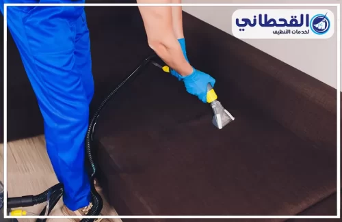 شركة غسيل كنب شمال الرياض 0548145142 القحطاني فني شركتنا وهو يقوم بتنظيف كنب شمال الرياض باستخدام احدث أجهزة التنظيف.