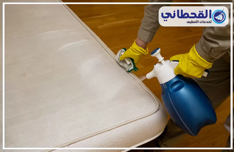 غسيل مراتب السرير بالقطيف 0548145142 القحطاني غسيل مراتب السرير بالقطيف بفعالية، فني يزيل بقع المرتبة بفرشاة ومنظف، مقدم من القحطاني.