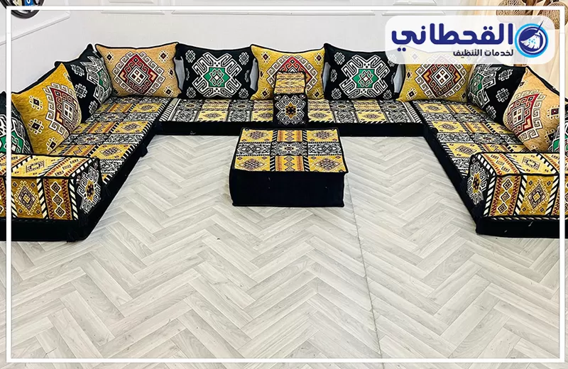 شركة غسيل مجالس بالخبر 0548145142 القحطاني مجلس أرضي حديث في الخبر نظيف ومرتب، تم غسيله بعناية فائقة. مع أفضل خدمة شركة غسيل مجالس بالخبر.
