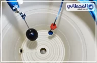 فحص الخزان من الداخل بعد تفريغه وتجهيزه لمرحلة الغسيل والتعقيم.